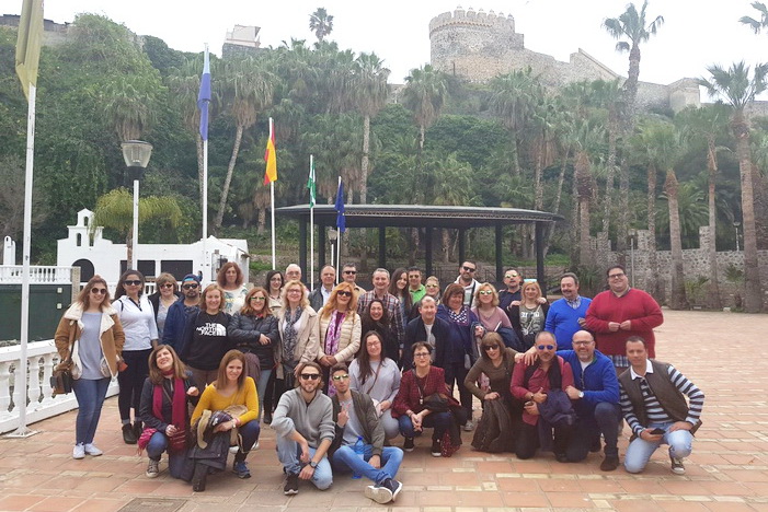 El edil de Turismo sexitano acompañó a una treintena de agentes de viajes del centro de España a visitar el Parque El Majuelo. 